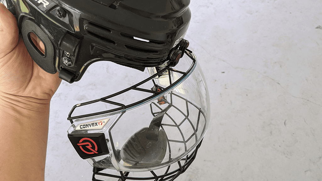 ronin hockey face shield with good ventilation